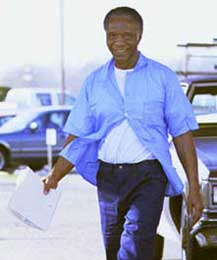 Robert King no dia da sua libertação, a 8 de Fevereiro de 2001