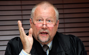 Peter Erlinder