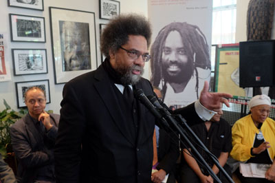 Conferência de imprensa da Coligação Libertem Mumia Abu-Jamal no Restaurante Madiba, Harlem, 7 de Maio de 2015