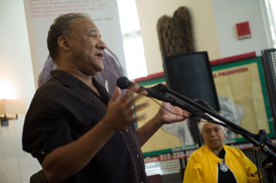 Conferência de imprensa da Coligação Libertem Mumia Abu-Jamal no Restaurante Madiba, Harlem, 7 de Maio de 2015