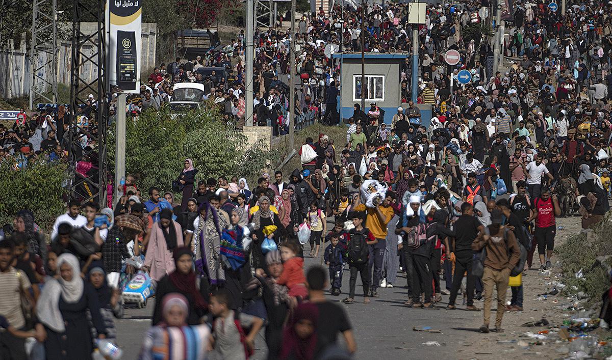Palestinos fogem para o sul da Faixa de Gaza, 10 de novembro de 2023